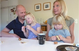Trẻ em Thụy Điển “tiếm quyền” bố mẹ